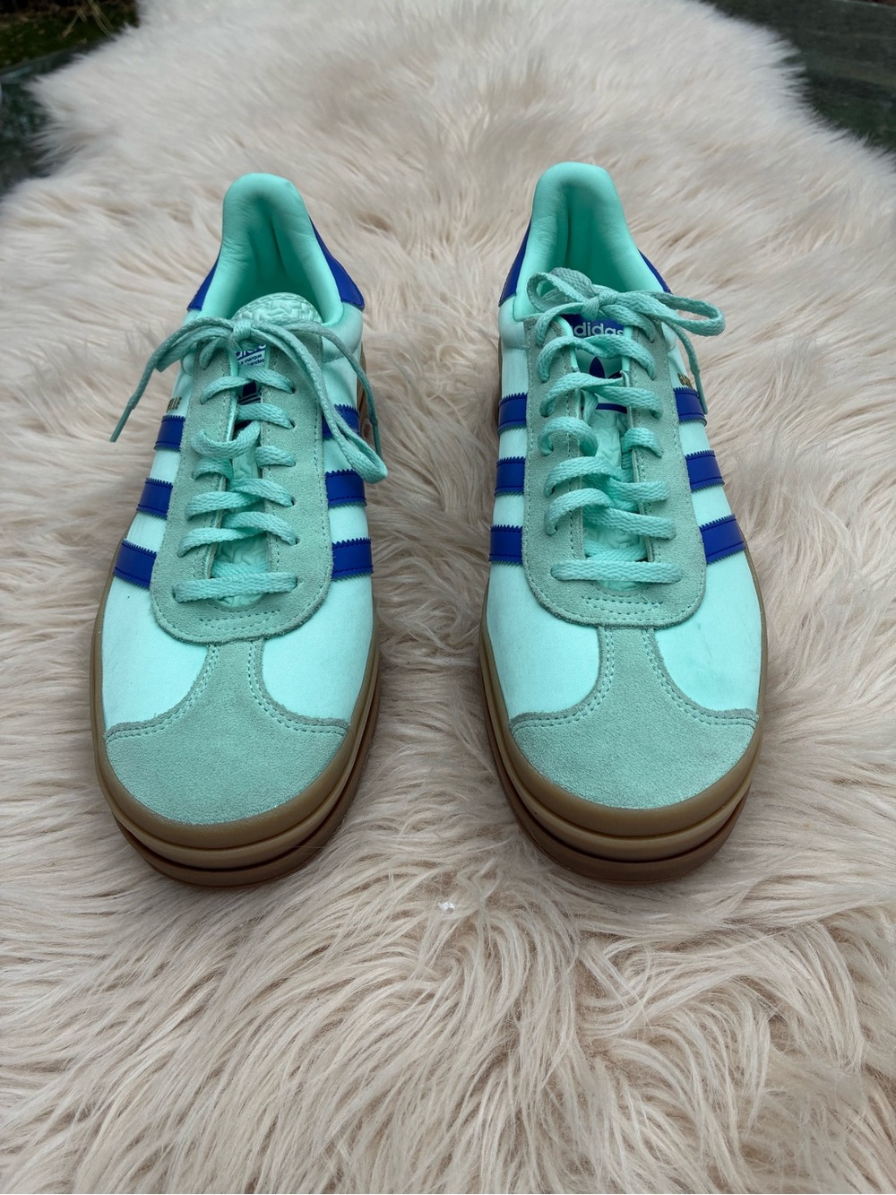 NWOT adidas GAZELLE BOLD SHOES
In Clear Mint/Lucid Blue/Gold Metallic
Size 9.5 - Picture 8 of 13